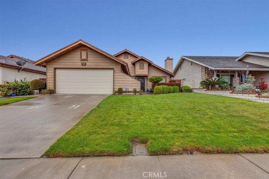 Property Photo: 3263 Chardoney Way CA 91752