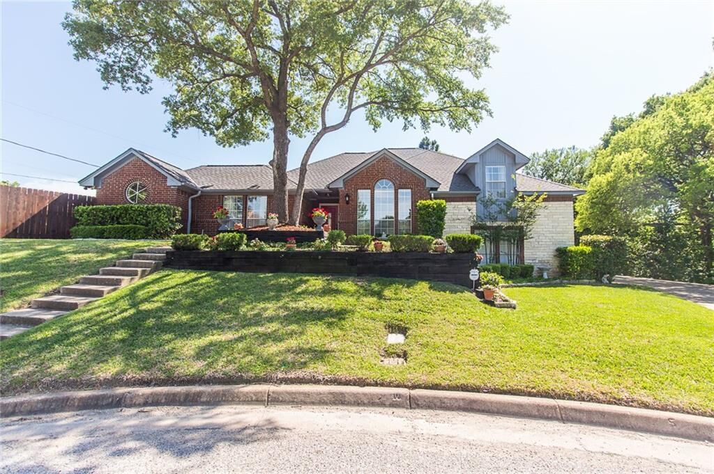 Property Photo:  3310 Algonquin Avenue  TX 76017 