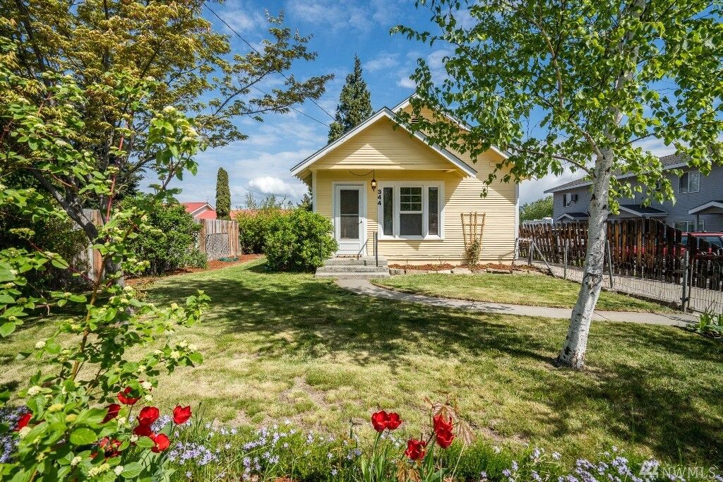 Property Photo:  344 Terminal St  WA 98801
