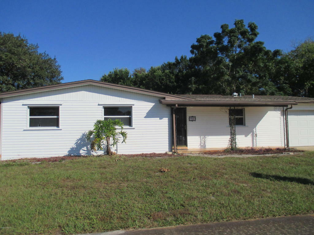 Property Photo:  940 Margie Drive  FL 32780 