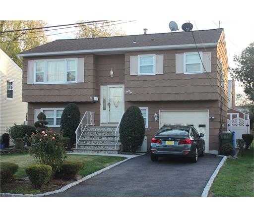 Property Photo:  81 Canal Street  NJ 08830 