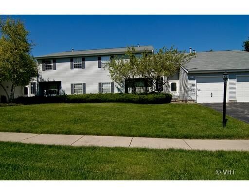 Property Photo:  8 Gant Circle H  IL 60107 