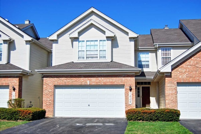 Property Photo: 1424 Quincy Bridge Court 1424 IL 60103