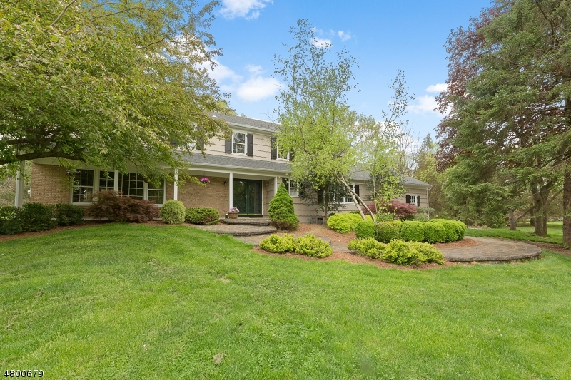 Property Photo:  47 Melbourne Way  NJ 07920 