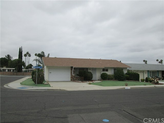 1401 W Westmont Avenue  Hemet CA 92543 photo