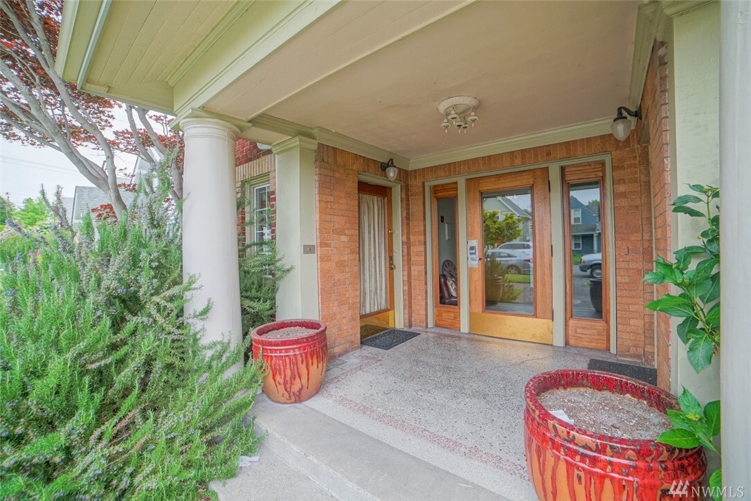 Property Photo: 711 N L Street A WA 98403