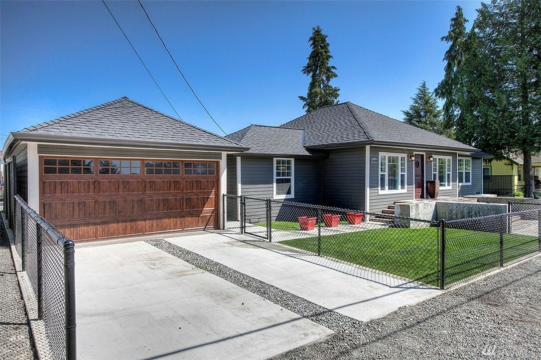 Property Photo: 15220 9th Ave SW WA 98166