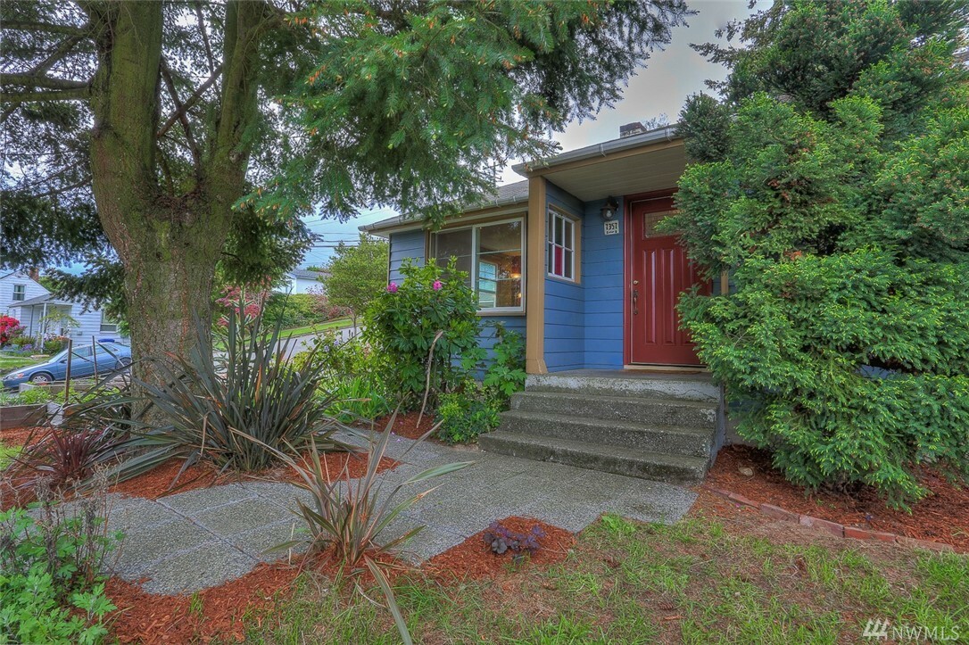 Property Photo: 7357 29th Ave SW WA 98126
