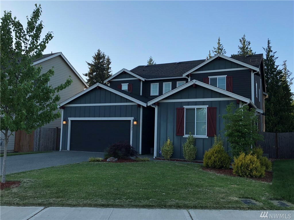 Property Photo: 1925 184th St Ct E WA 98387