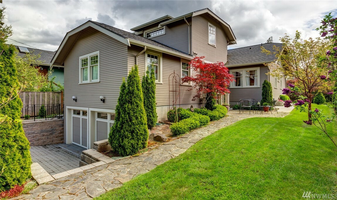 Property Photo:  2615 N Park Dr  WA 98225 