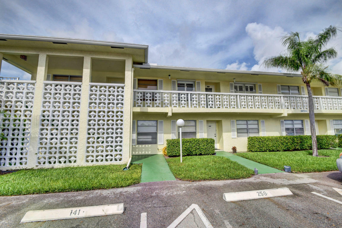 Property Photo: 1395 SW 27th Avenue 202 FL 33445