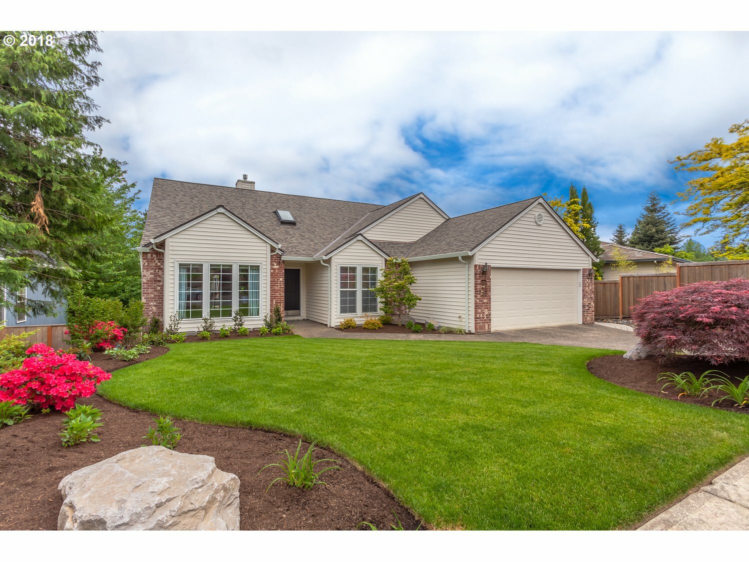 Property Photo: 212 NW Sundown Way OR 97229