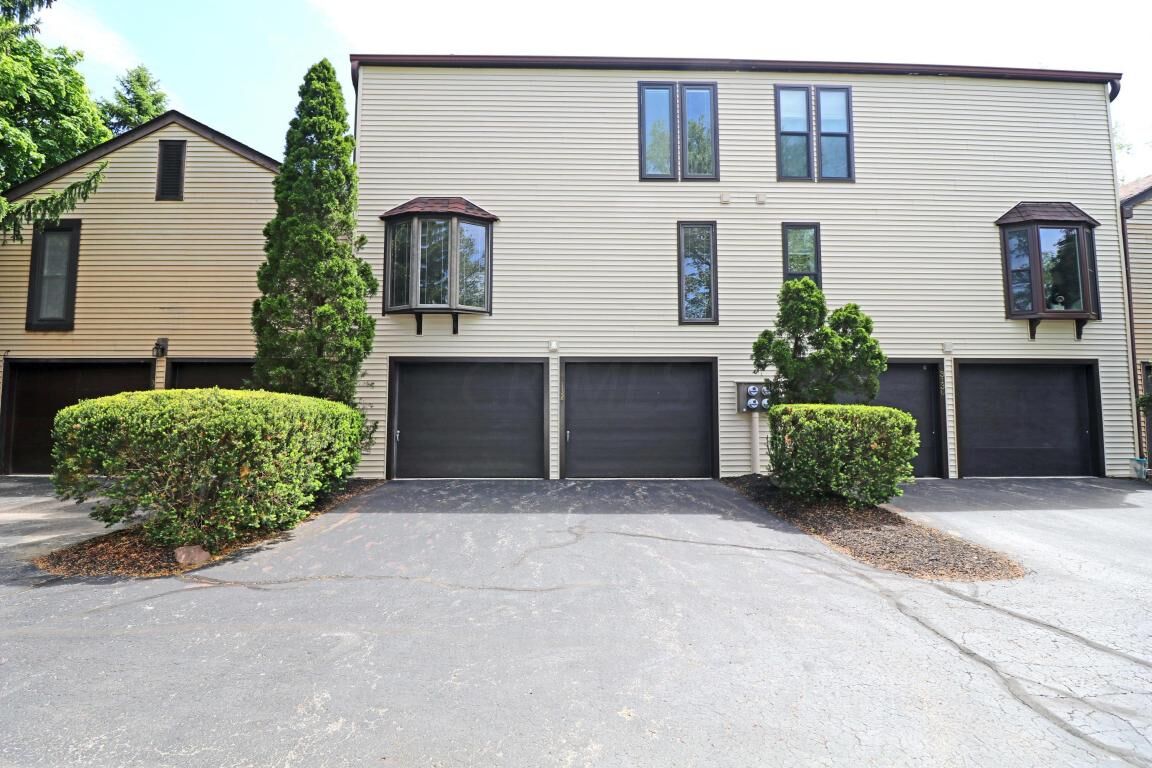 Property Photo:  3132 Rivermill Drive  OH 43220 