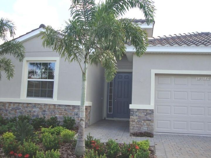 Property Photo:  2831 Esmeralda Drive  FL 34243 