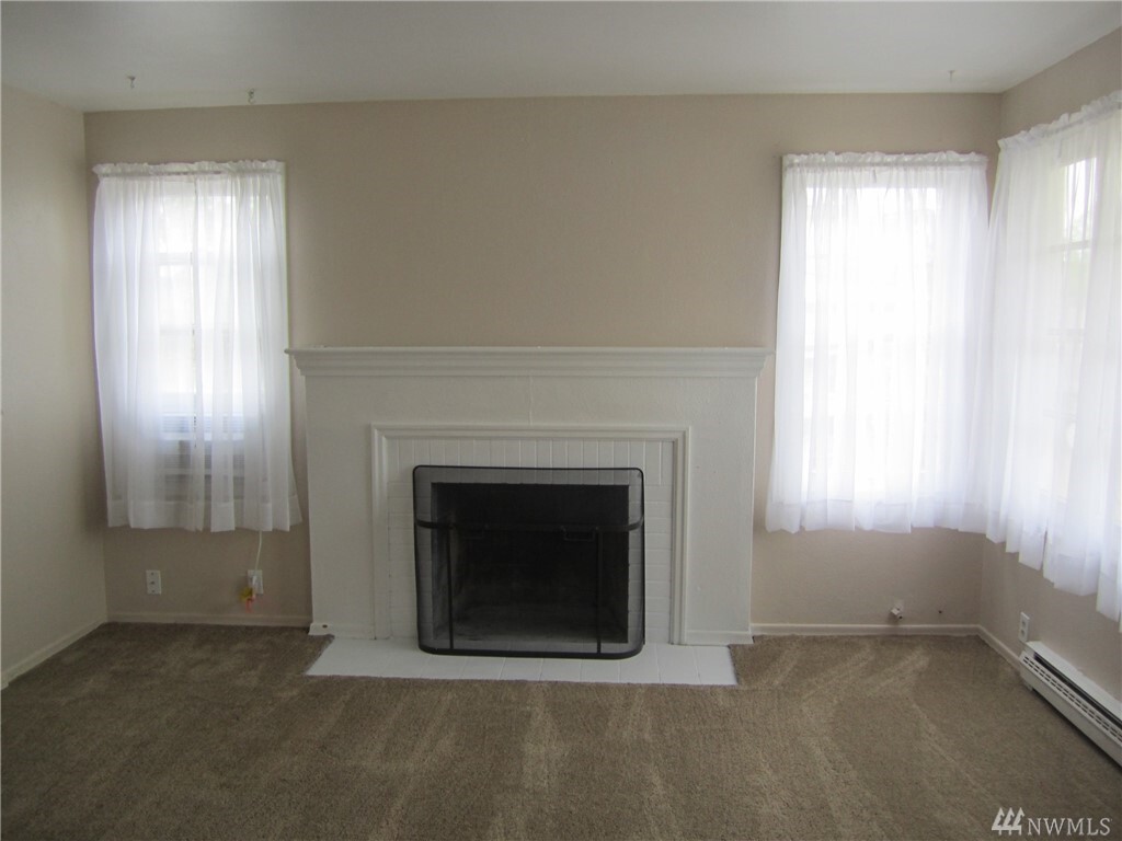 Property Photo: 17 F St SE WA 98823