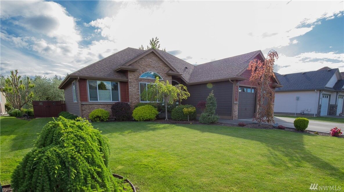 Property Photo: 4407 Castlerock Dr WA 98230