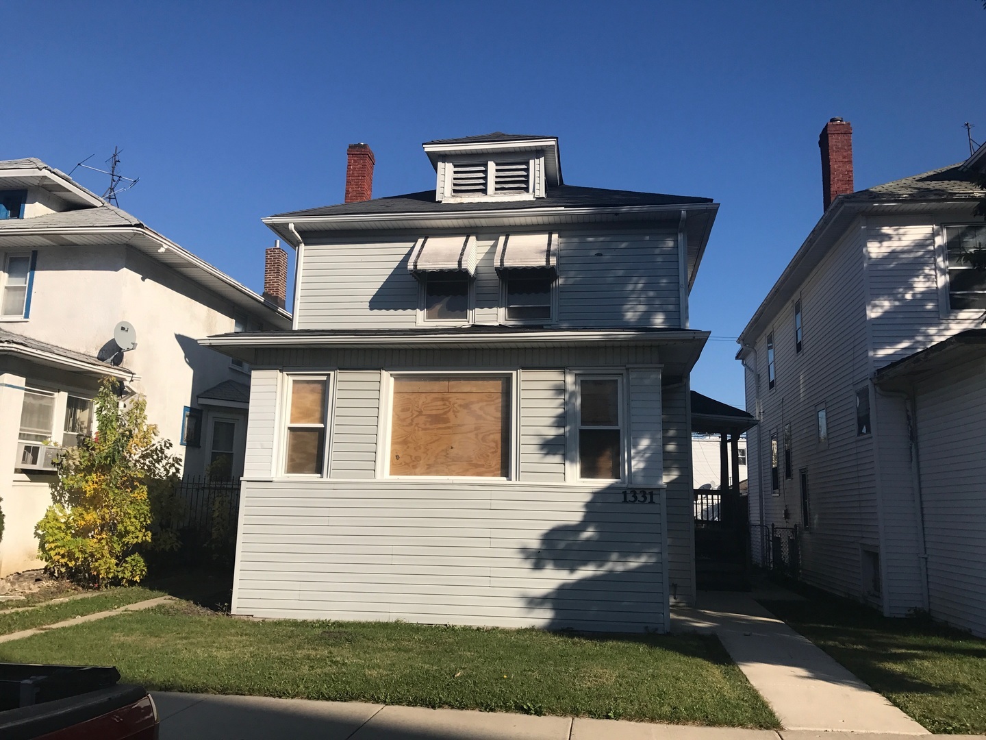 Property Photo: 1331 Massasoit Avenue IL 60651