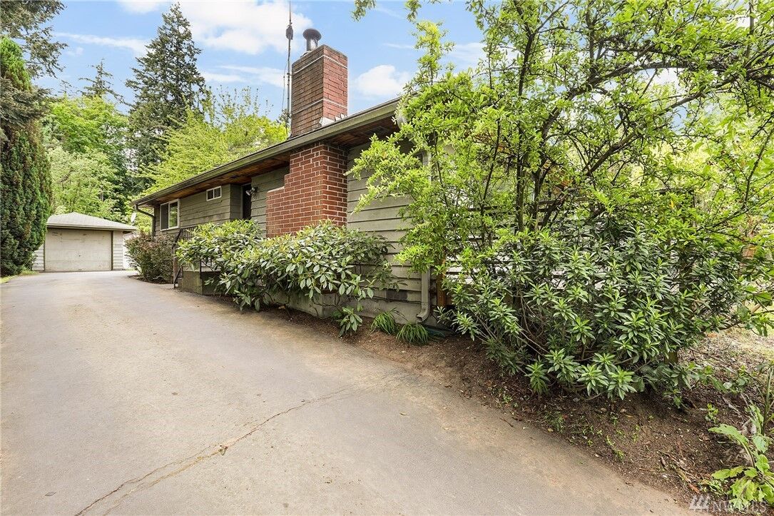 Property Photo:  381 Ferncliff Avenue NE  WA 98110 