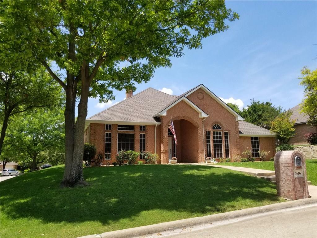 Property Photo:  1616 Amesbury Lane  TX 75087 