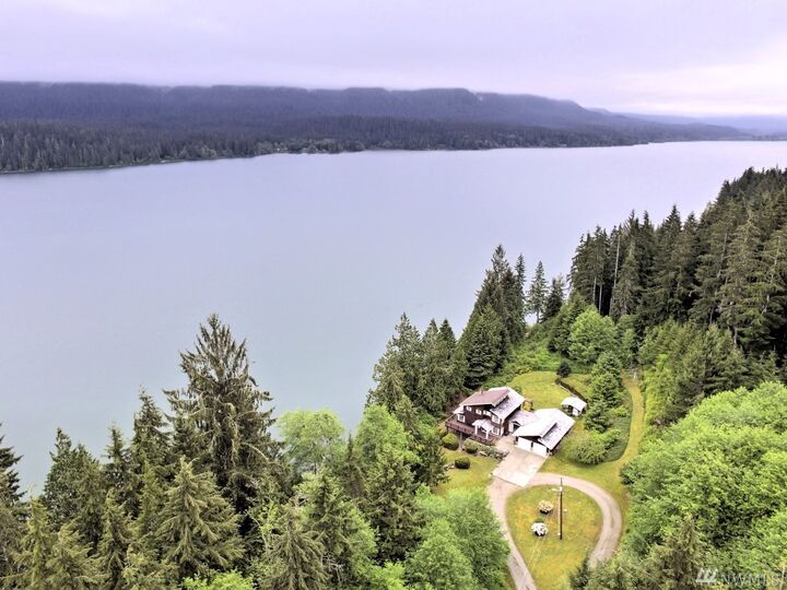 Property Photo: 6134 US Highway 101 WA 98526