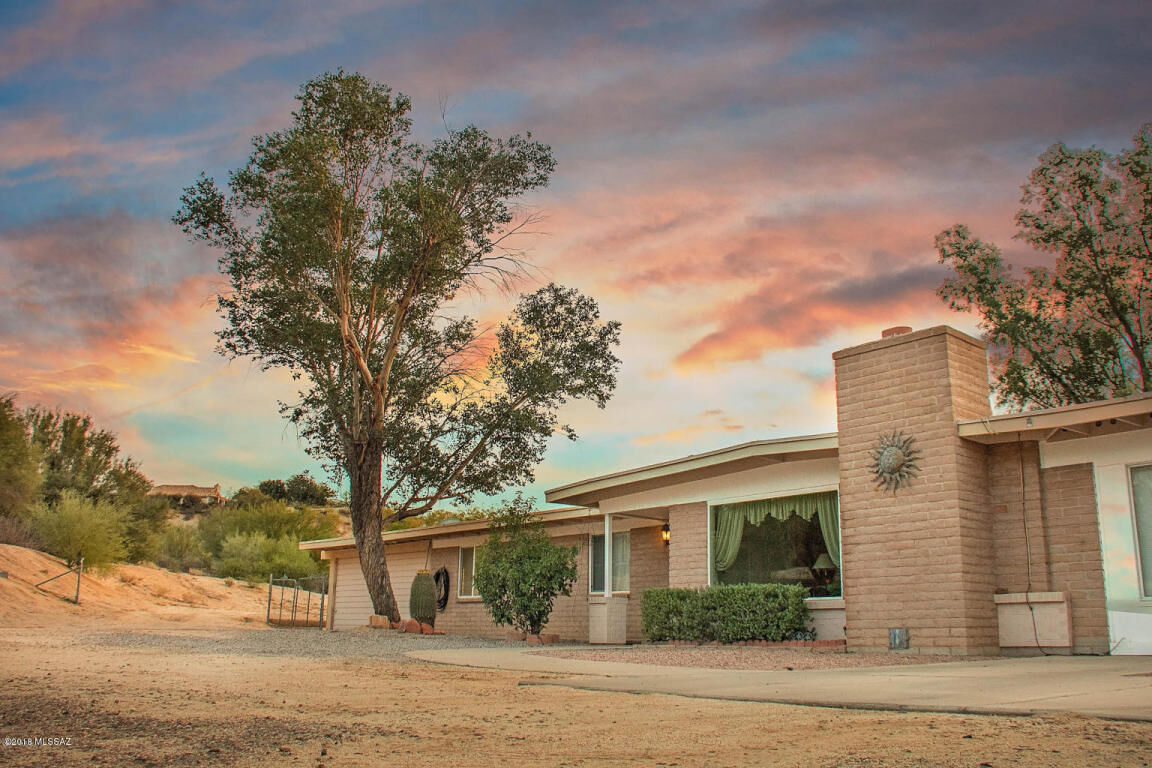 Property Photo:  1741 W Jagged Rock Road  AZ 85704 