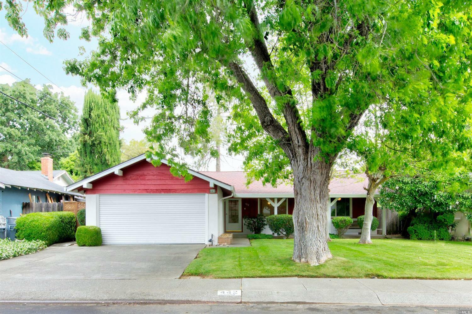 Property Photo:  442 Buckeye Street  CA 95688 