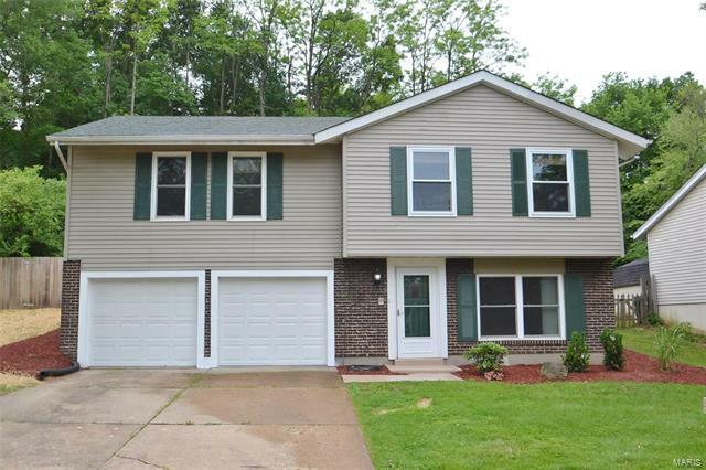 Property Photo: 1245 Green Knoll Drive 63026