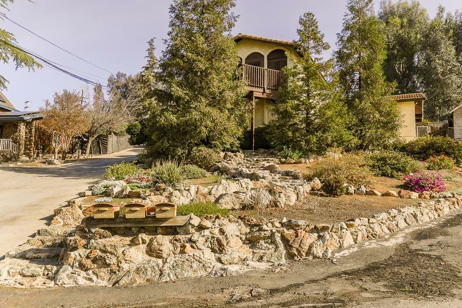 Property Photo:  951 N Scenic Drive  CA 93257 