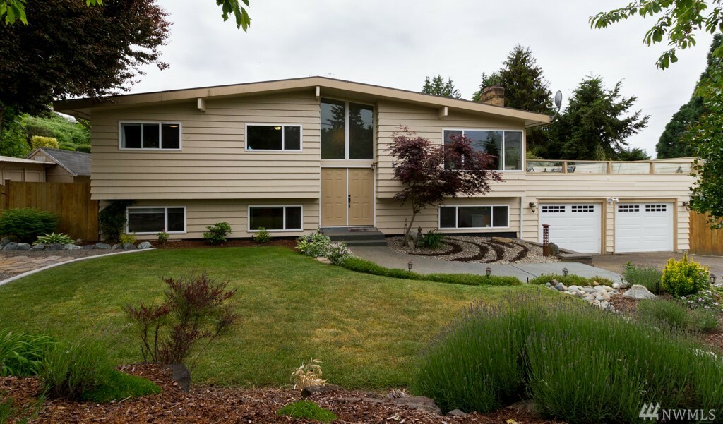 Property Photo:  1007 SW 298th St  WA 98023 