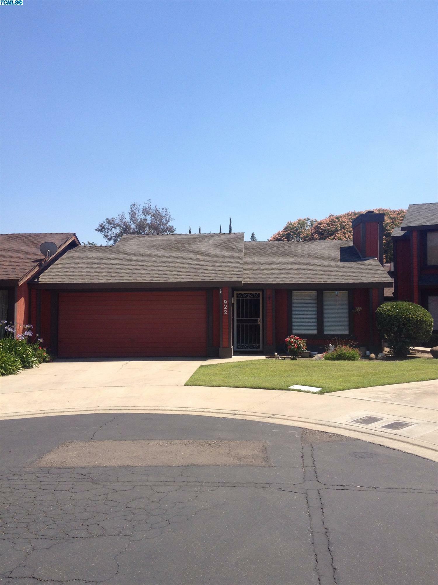 Property Photo:  922 E Oakridge Ave Avenue  CA 93292 