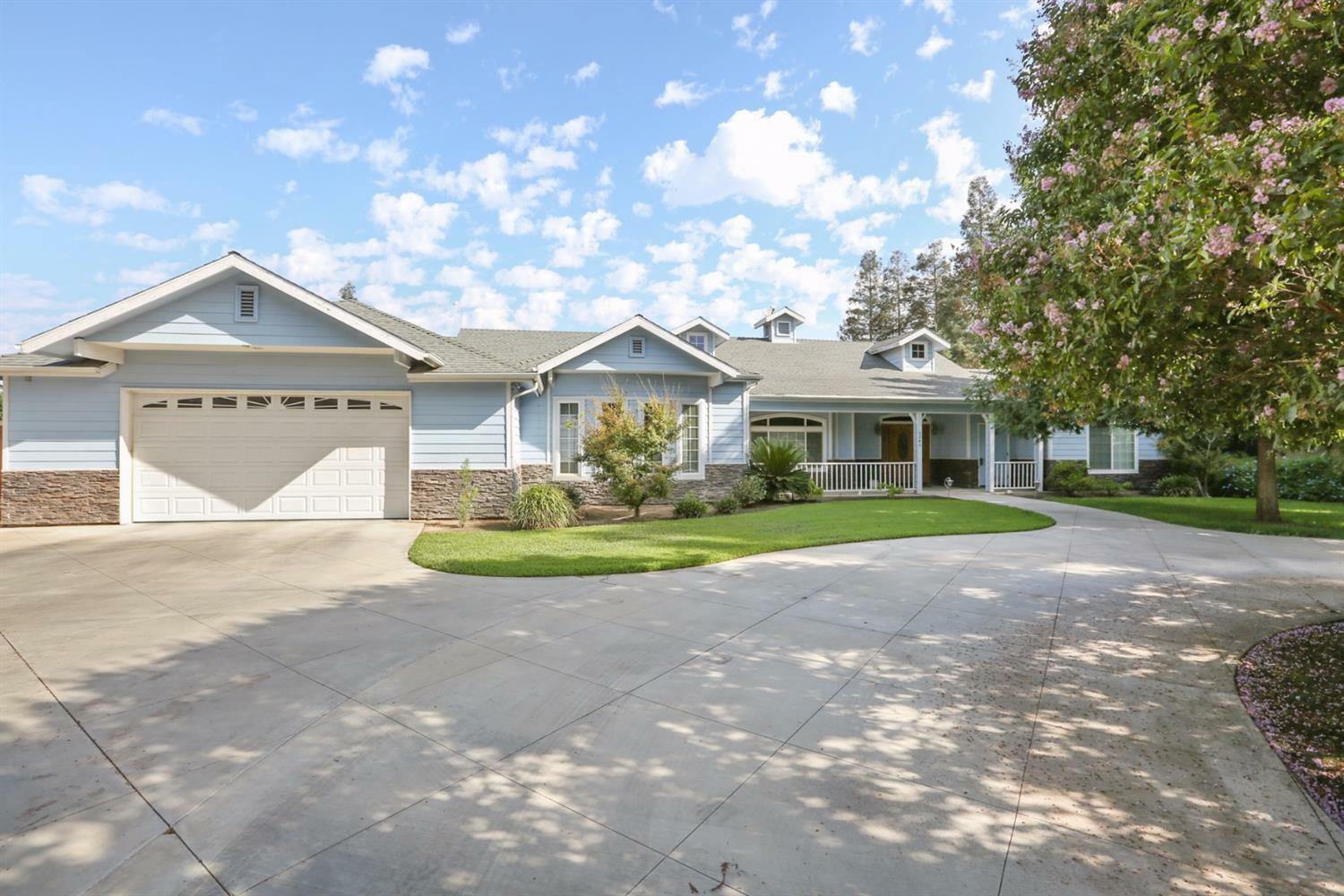 Property Photo:  6040 W Hurley Avenue  CA 93291 