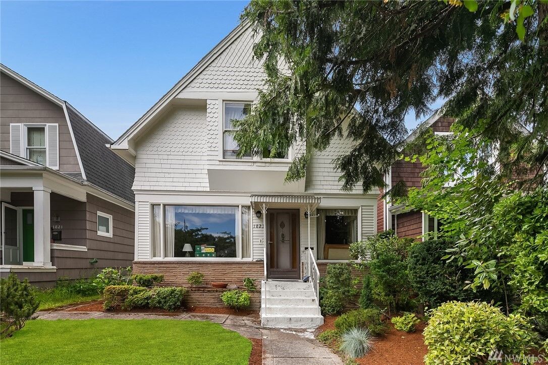 Property Photo: 1823 5th Ave W WA 98119