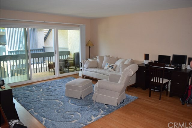 Property Photo: 605 S Prospect Avenue 205 CA 90277