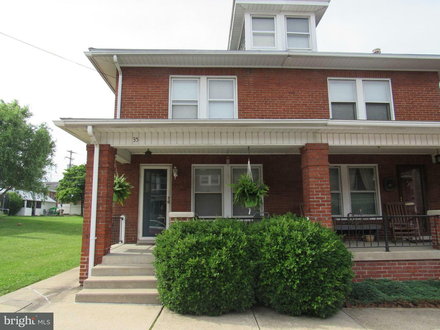 Property Photo:  35 E 9th Avenue  PA 17404 