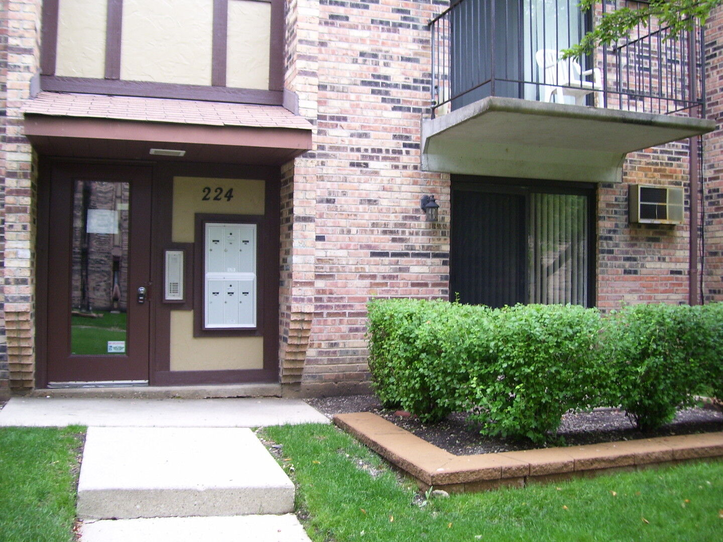 Property Photo: 224 Klein Creek Court 2B IL 60188