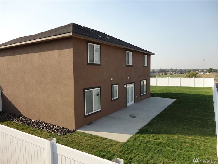 Property Photo:  1913 S Beaumont Dr  WA 98837 