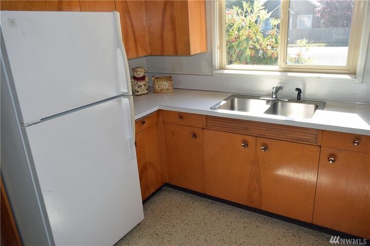 Property Photo:  2301 Cherry St  WA 98550 