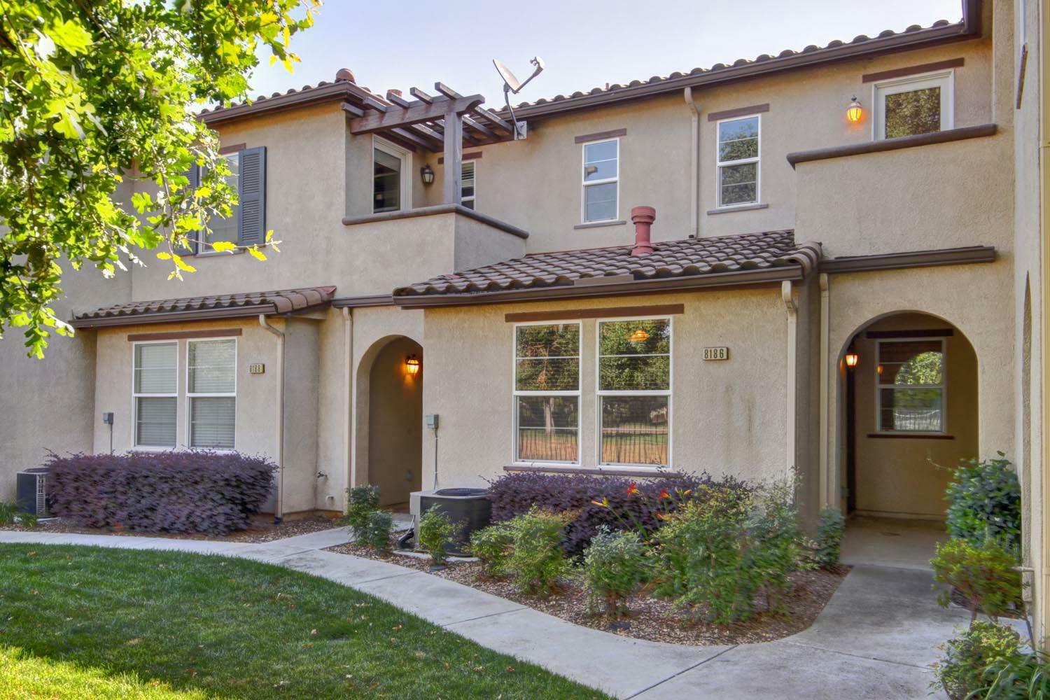 8186 Crystal Walk Circle  Elk Grove CA 95758 photo