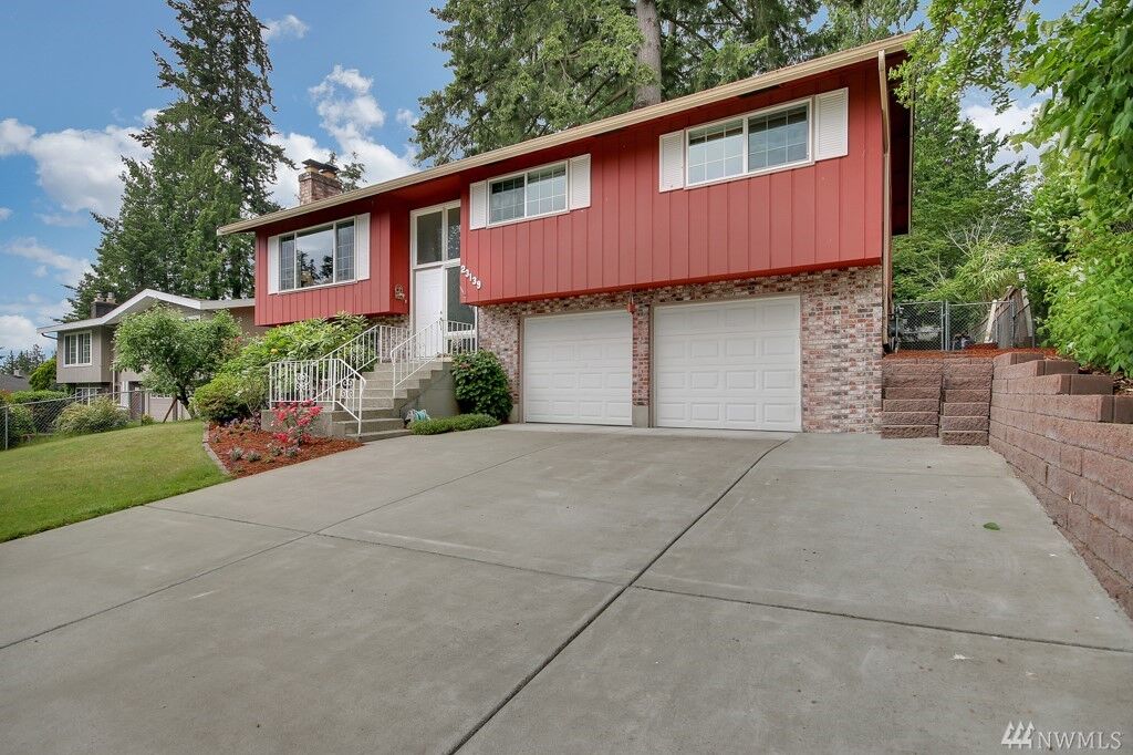 Property Photo: 23139 135th Ave SE WA 98042