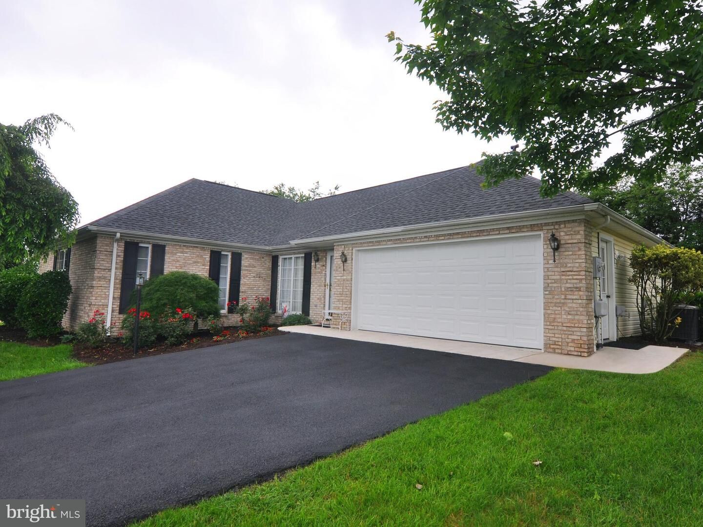 Property Photo: 202 Canyon Road VA 22602