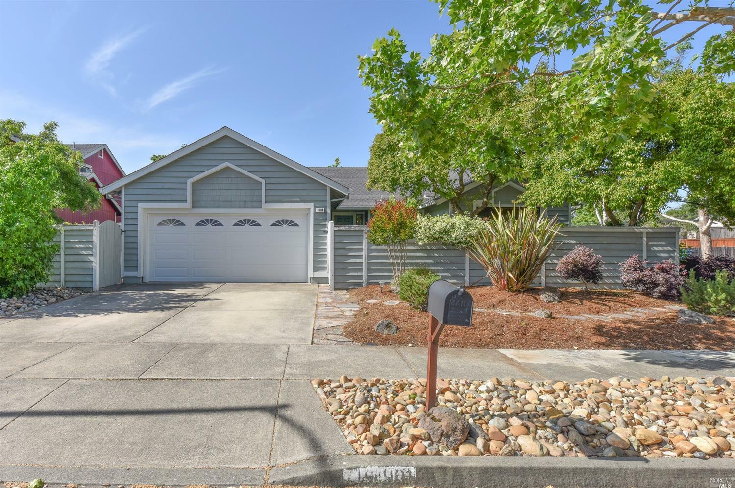 Property Photo:  1901 Whitchurch Place  CA 95403 