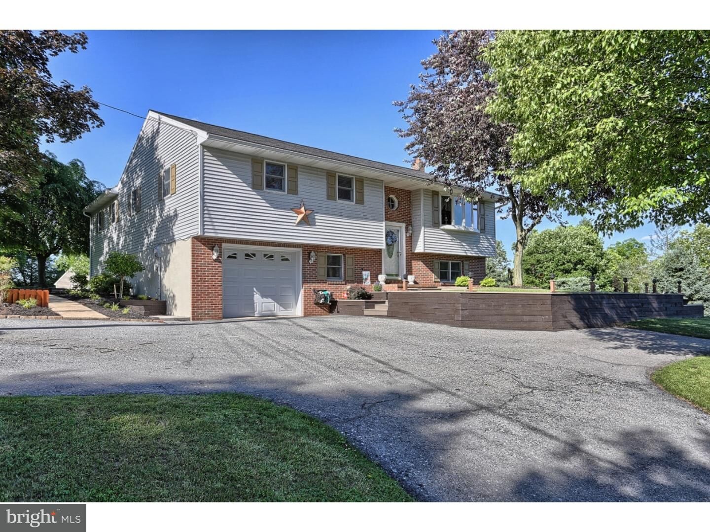 Property Photo: 1087 Brownsville Road PA 19565