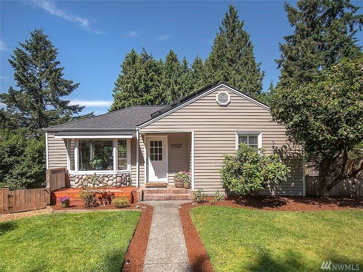 11527 39th Ave NE  Seattle WA 98125 photo