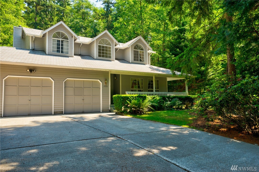 Property Photo:  2722 Benton Place  WA 98277 