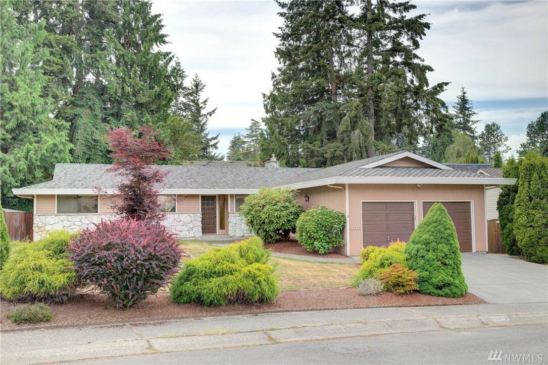 Property Photo:  14319 SE 163rd St  WA 98058 