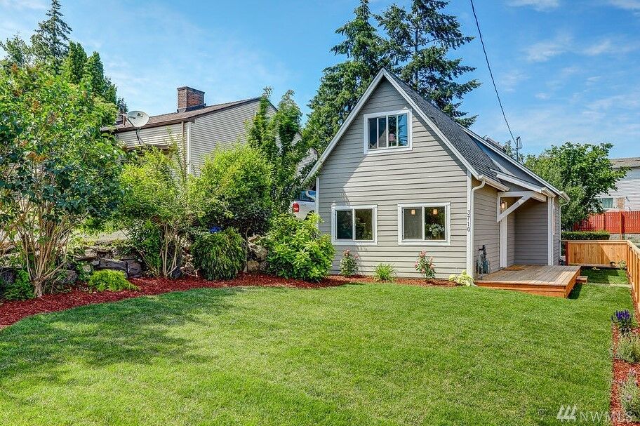 Property Photo: 3710 SW 106th St WA 98146