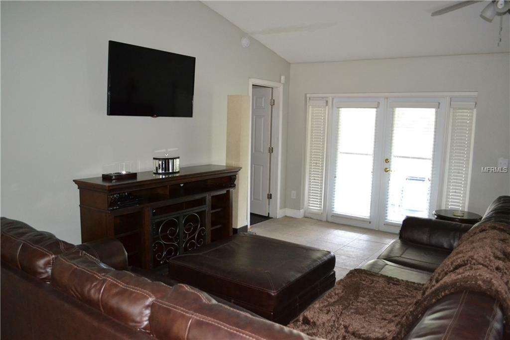 Property Photo:  9937 Chesham Drive  FL 32817 