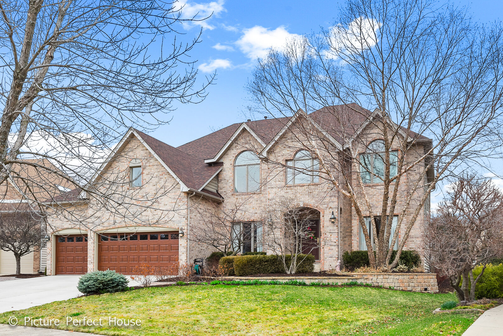 Property Photo:  2207 Stowe Circle  IL 60564 