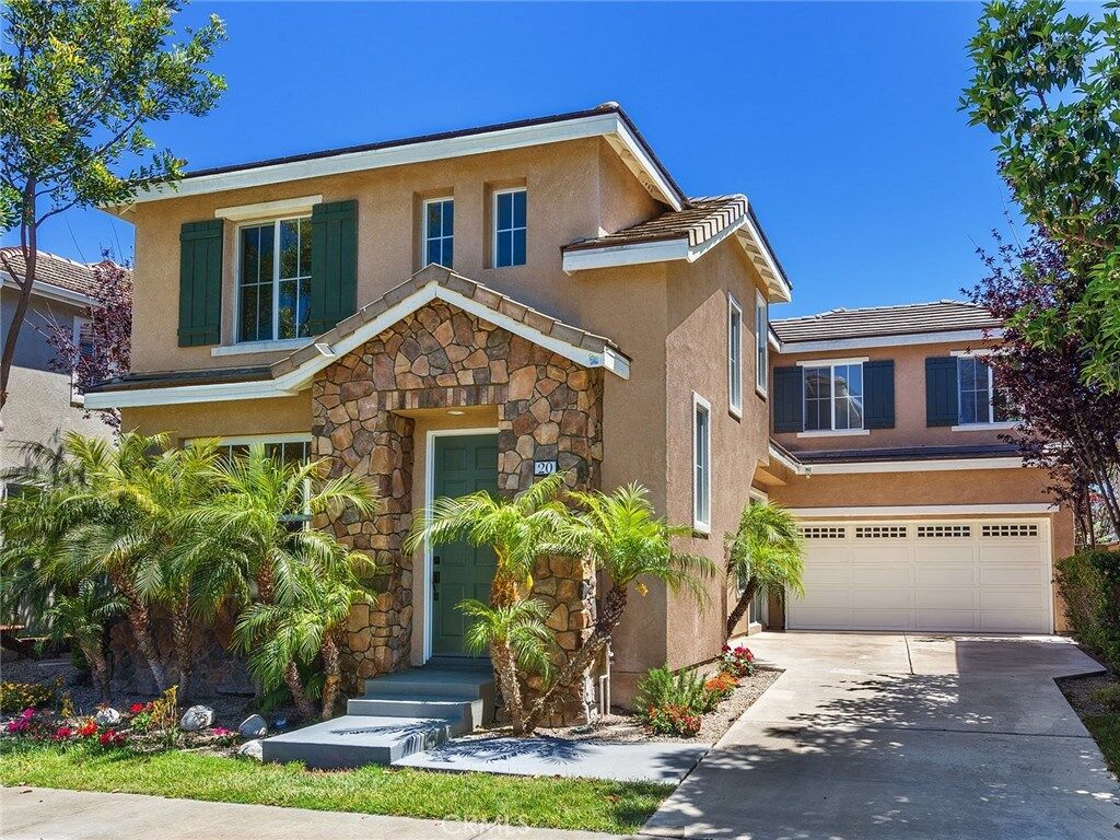 Property Photo:  20 Richemont Way  CA 92656 