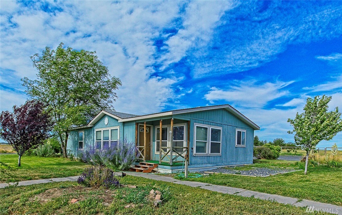 Property Photo: 2325 Jakes Place NE WA 98837